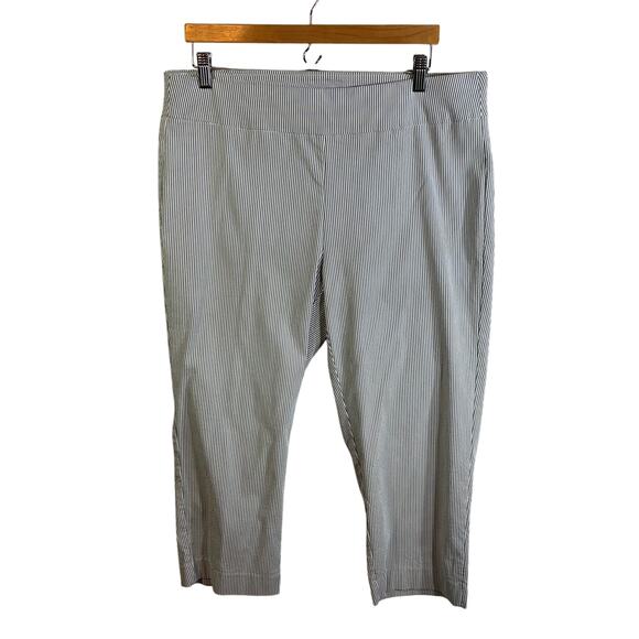 Hope & Harlow Pants - HOPE & HARLOW Striped Blue White Capri Cropped Pull on Pants Womens Size 1X